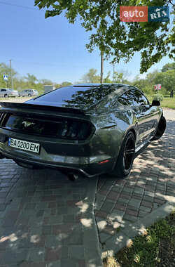 Купе Ford Mustang 2015 в 