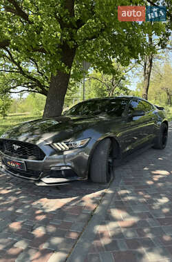 Купе Ford Mustang 2015 в 