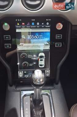 Купе Ford Mustang 2015 в 