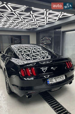 Купе Ford Mustang 2015 в 