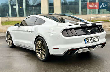 Купе Ford Mustang 2015 в 