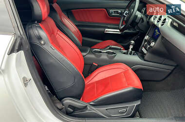 Купе Ford Mustang 2015 в 