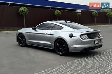 Купе Ford Mustang 2021 в 