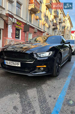 Купе Ford Mustang 2017 в 