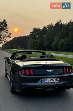 Кабриолет Ford Mustang 2017 в Ровно