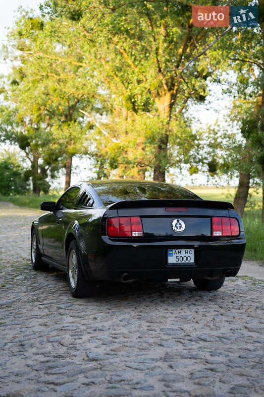 Купе Ford Mustang 2008 в Емильчине