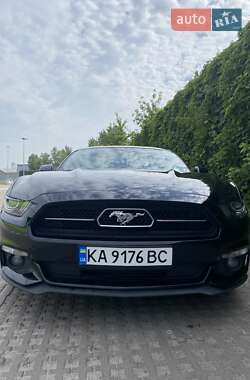 Купе Ford Mustang 2015 в 
