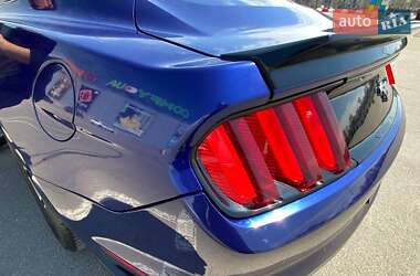 Купе Ford Mustang 2015 в 