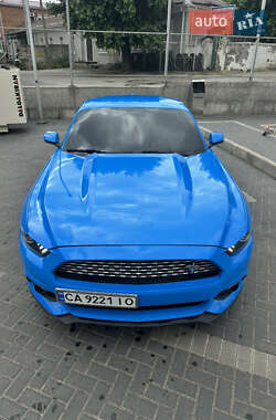 Купе Ford Mustang 2017 в 