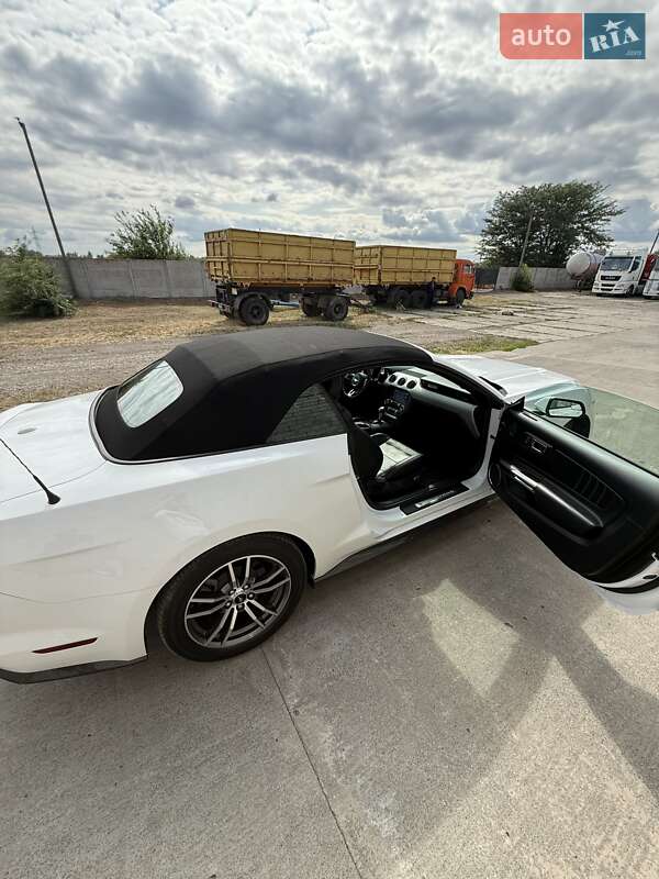 Кабриолет Ford Mustang 2016 в Кривом Роге фото 4 Кабриолет Ford Mustang 2016 в Кривом Роге