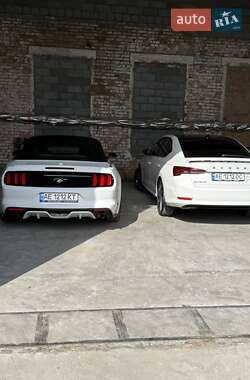 Кабриолет Ford Mustang 2016 в 