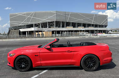 Кабриолет Ford Mustang 2016 в 