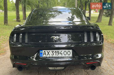 Купе Ford Mustang 2015 в 