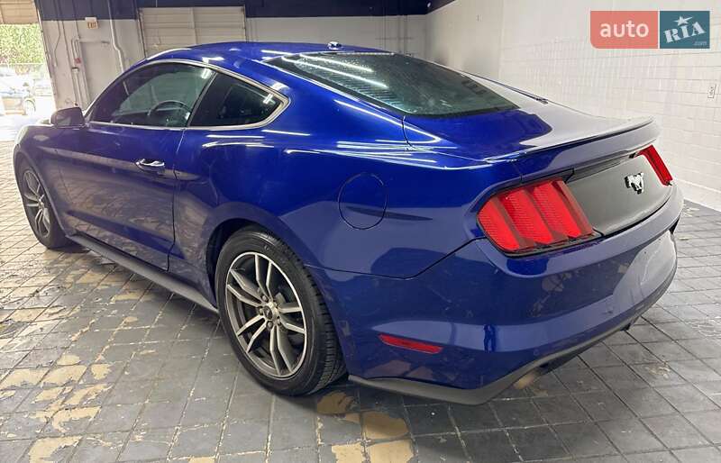 Купе Ford Mustang 2015 в Львове
