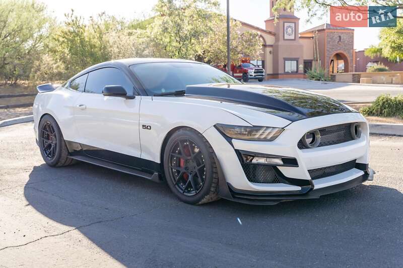 Купе Ford Mustang 2016 в 