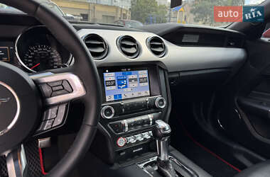Купе Ford Mustang 2017 в 