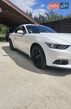 Купе Ford Mustang 2015 в Киеве