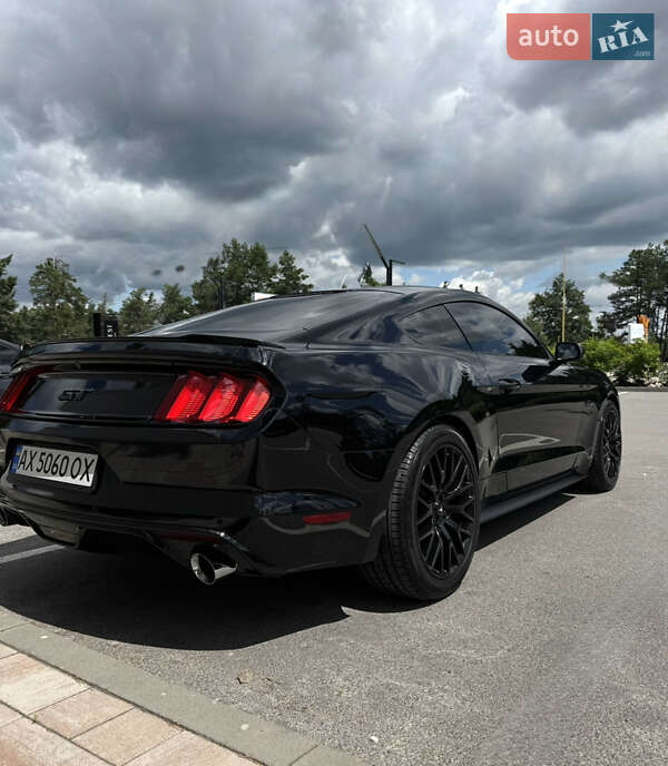 Купе Ford Mustang 2016 в Киеве
