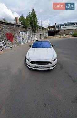 Купе Ford Mustang 2017 в 