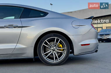 Купе Ford Mustang 2016 в 