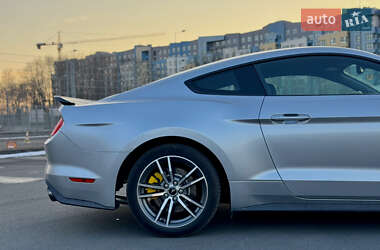 Купе Ford Mustang 2016 в 