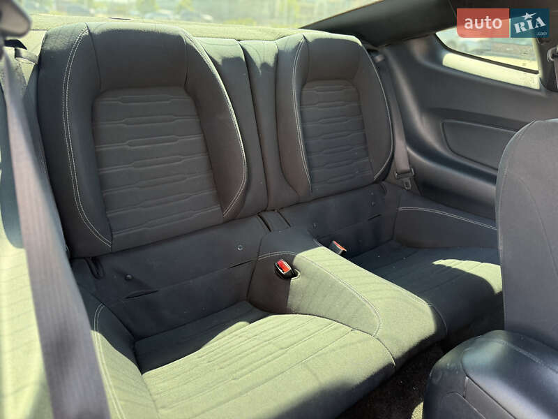 Купе Ford Mustang 2015 в Києві фото 15 Купе Ford Mustang 2015 в Києві