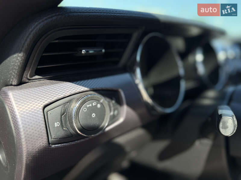 Купе Ford Mustang 2015 в Києві фото 18 Купе Ford Mustang 2015 в Києві