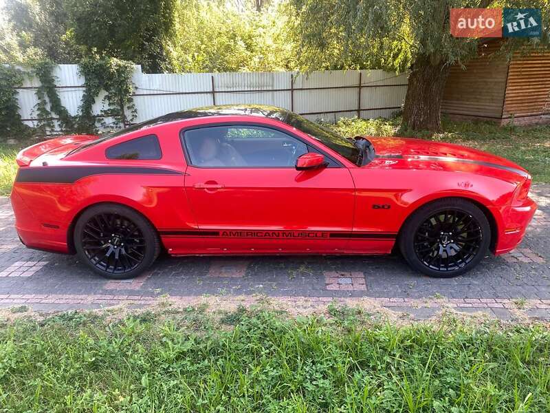 Купе Ford Mustang 2012 в 