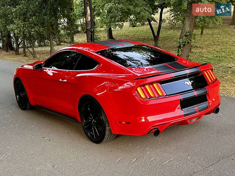 Купе Ford Mustang 2015 в Киеве