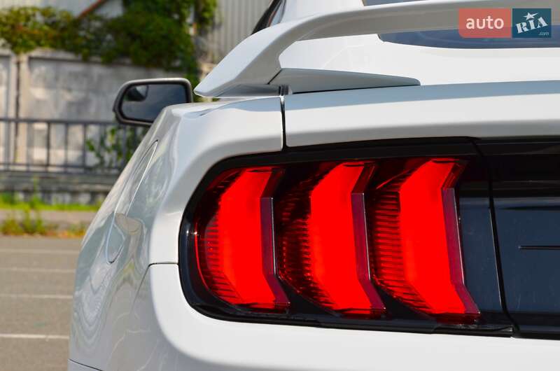 Купе Ford Mustang 2018 в Киеве фото 13 Купе Ford Mustang 2018 в Киеве