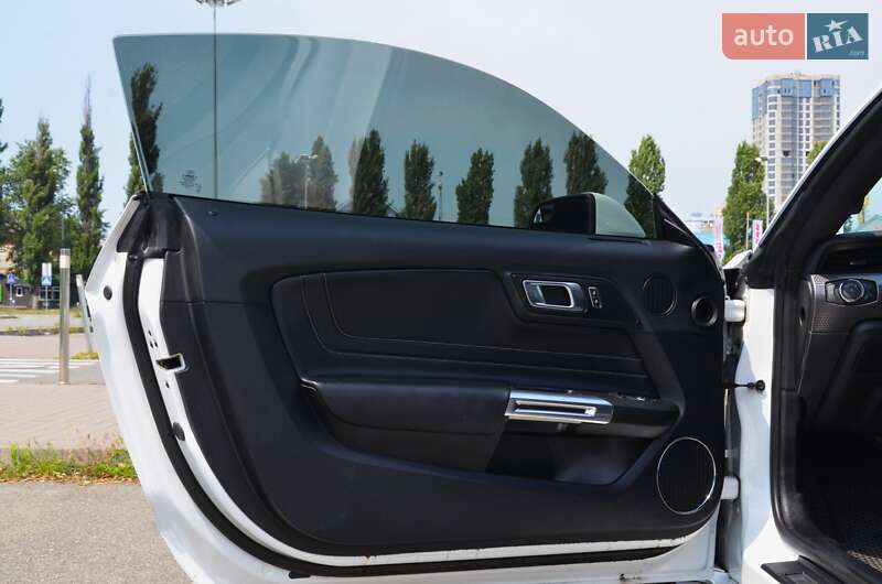 Купе Ford Mustang 2018 в Киеве фото 18 Купе Ford Mustang 2018 в Киеве