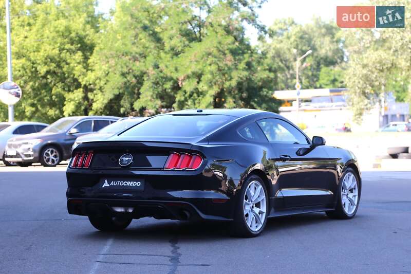 Купе Ford Mustang 2015 в Києві