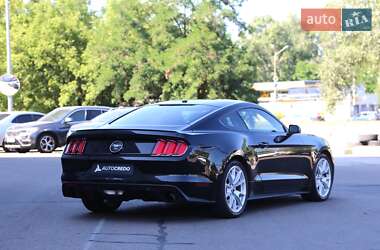 Купе Ford Mustang 2015 в 