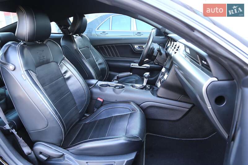 Купе Ford Mustang 2015 в Києві
