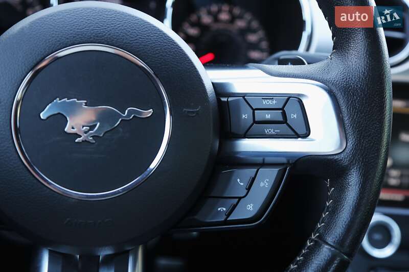 Купе Ford Mustang 2015 в Києві