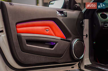 Кабриолет Ford Mustang 2010 в 