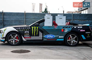 Кабриолет Ford Mustang 2010 в 