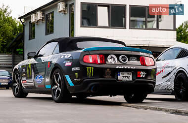 Кабриолет Ford Mustang 2010 в 