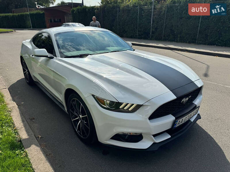 Купе Ford Mustang 2015 в Киеве фото 4 Купе Ford Mustang 2015 в Киеве