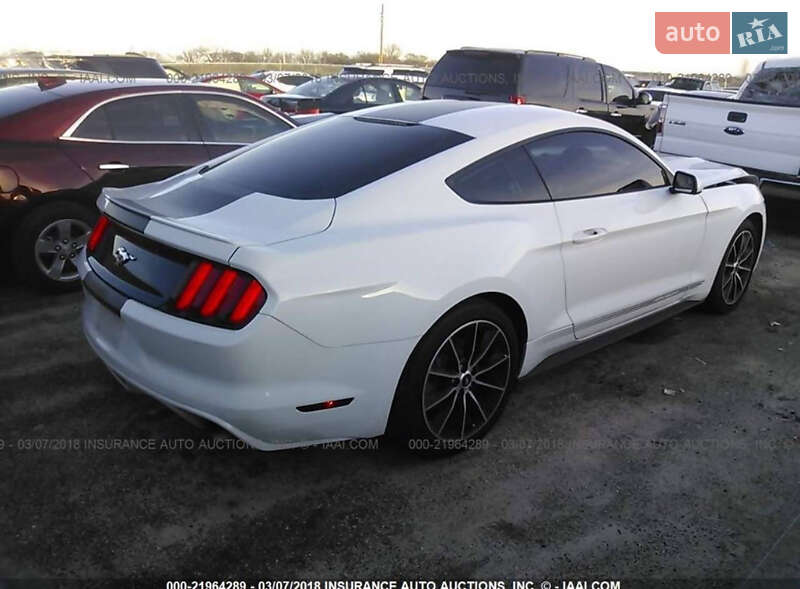 Купе Ford Mustang 2015 в Киеве фото 16 Купе Ford Mustang 2015 в Киеве
