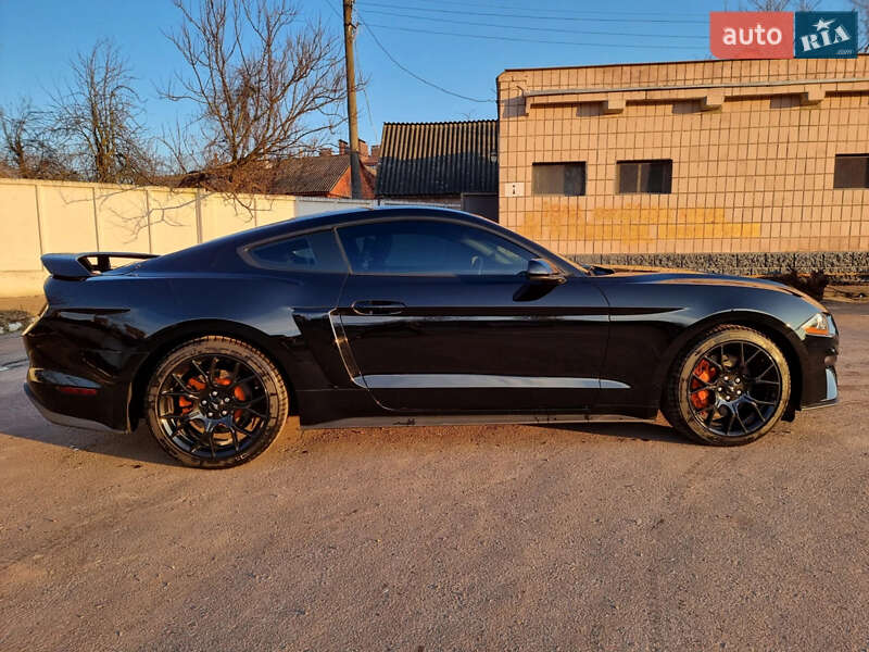 Купе Ford Mustang 2018 в Києві