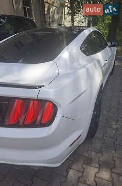Купе Ford Mustang 2015 в 