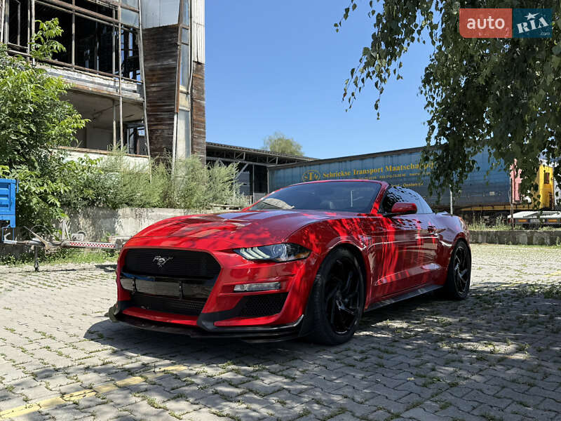Кабриолет Ford Mustang 2019 в 