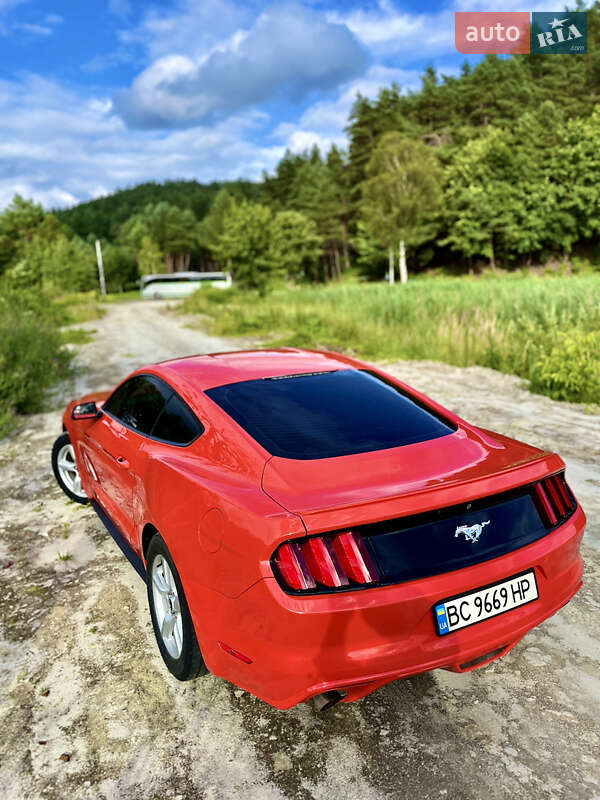 Купе Ford Mustang 2015 в Львове