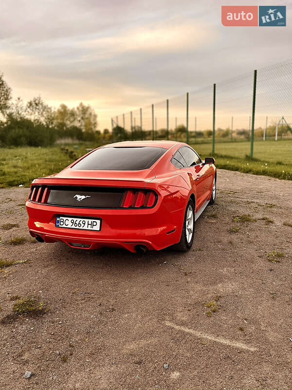 Купе Ford Mustang 2015 в Львове