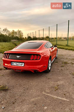 Купе Ford Mustang 2015 в 