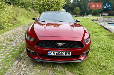 Купе Ford Mustang 2015 в 