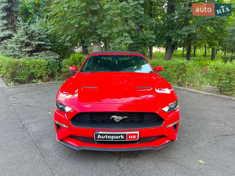 Кабриолет Ford Mustang 2019 в Киеве