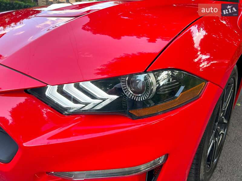 Кабриолет Ford Mustang 2019 в Киеве