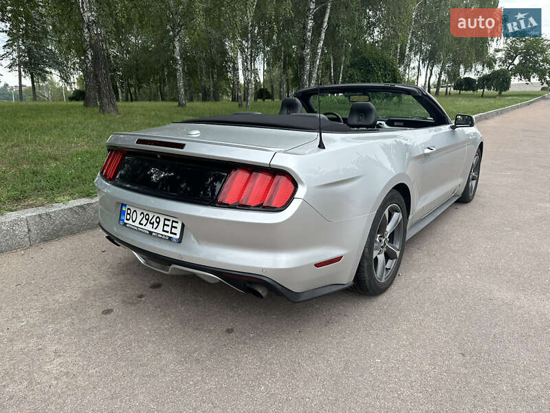 Кабриолет Ford Mustang 2015 в Житомире
